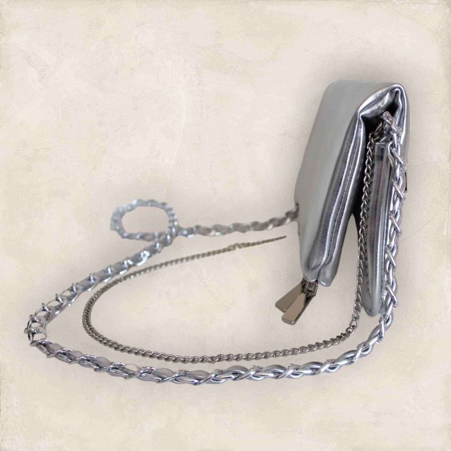 Bolsa Aruma Plateado Cadena Plata