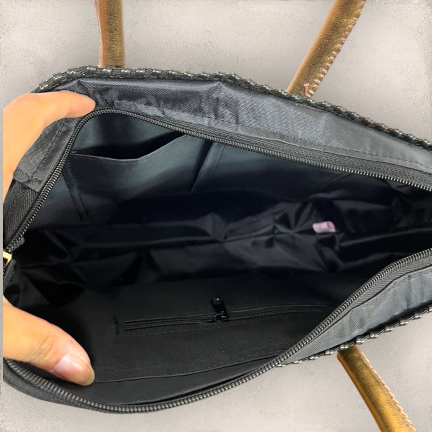 Bolsa Tonalli Negra con Dorado