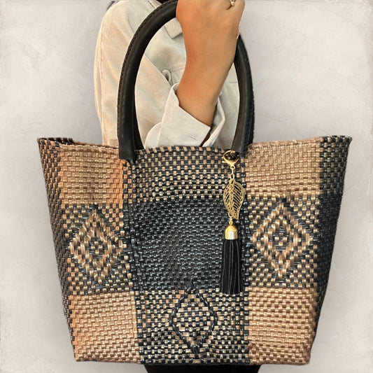 Bolsa modelo Zalia Café con Negro