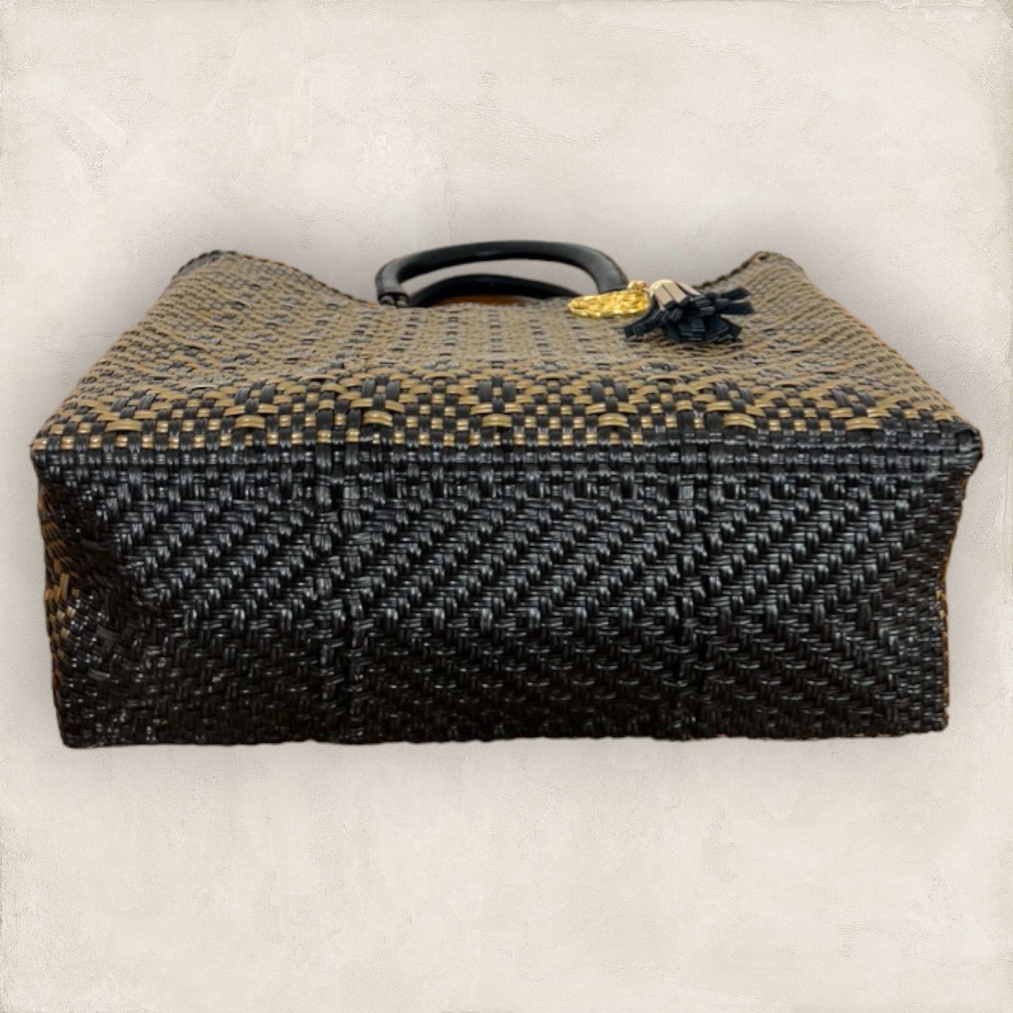 Bolsa modelo Zalia Dorado/Negro