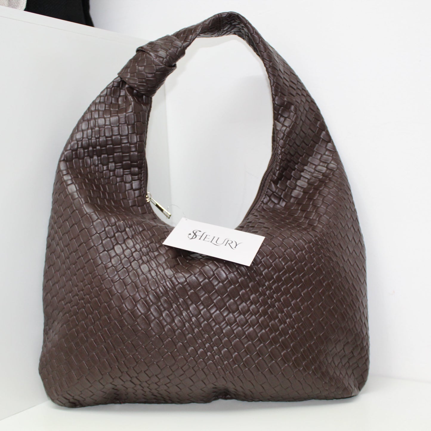 Bolsa Hobo trenzada Café obscuro