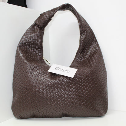Bolsa Hobo trenzada Café obscuro