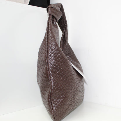 Bolsa Hobo trenzada Café obscuro