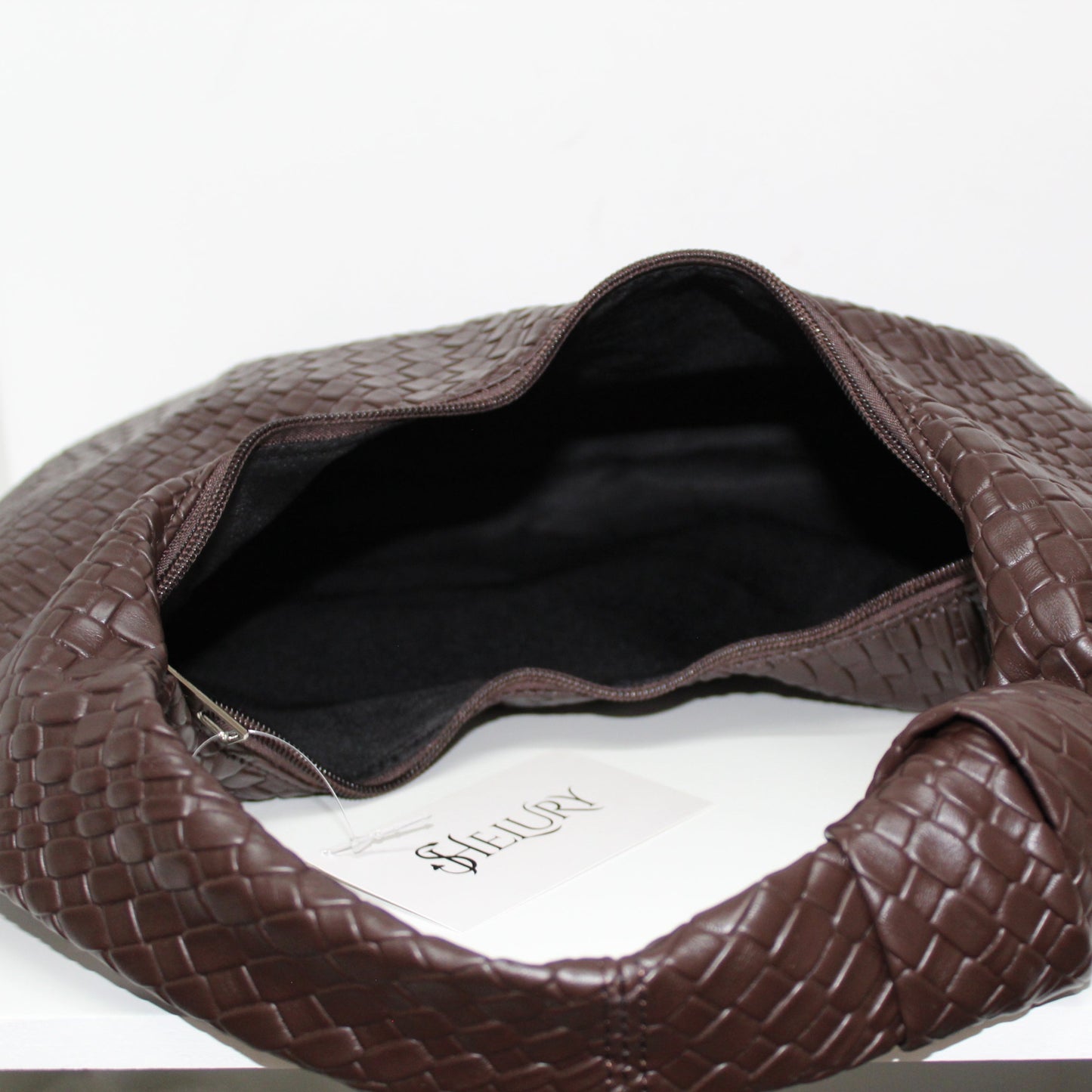 Bolsa Hobo trenzada Café obscuro