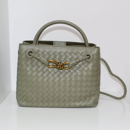 Bolso trenzado verde